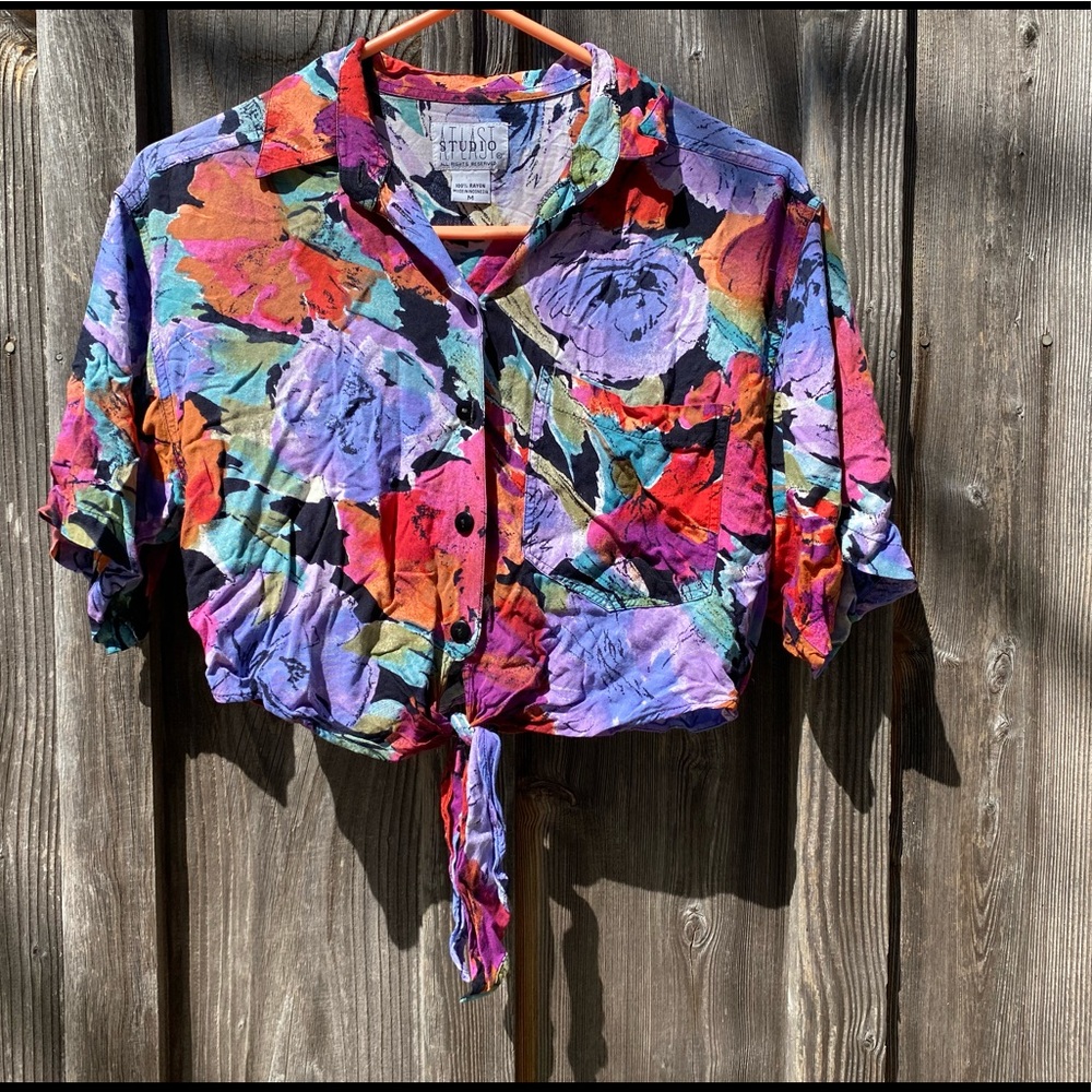 Atlast Studio: Vintage Floral Button Up Crop: M